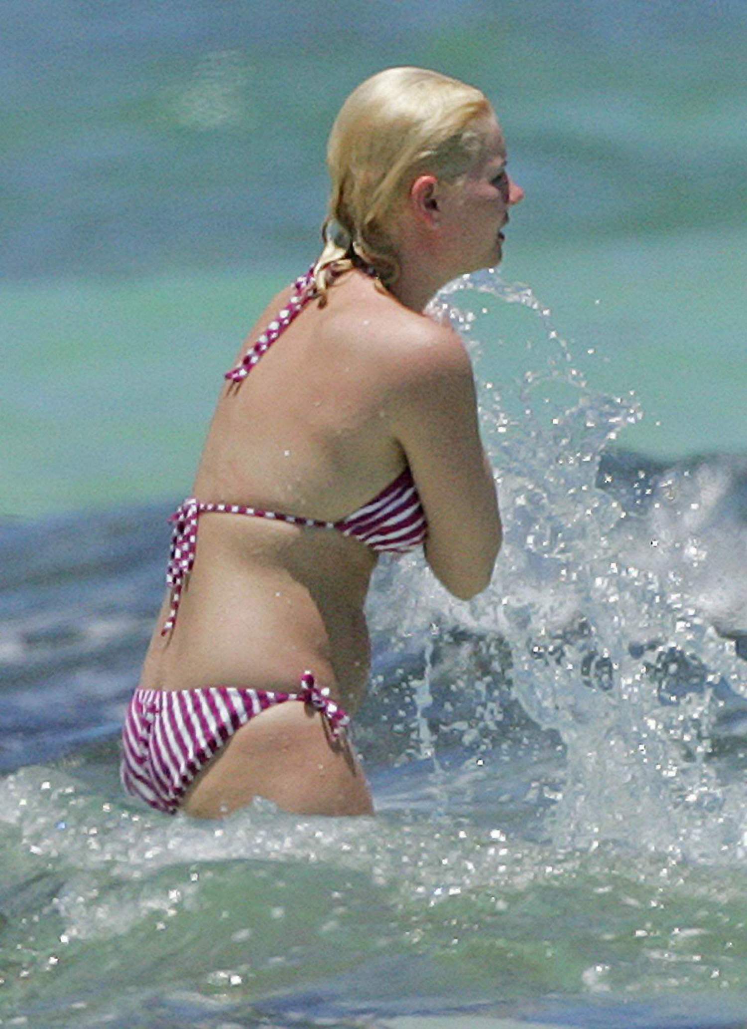 Elisha Cuthbert On the beach in Mexico May
