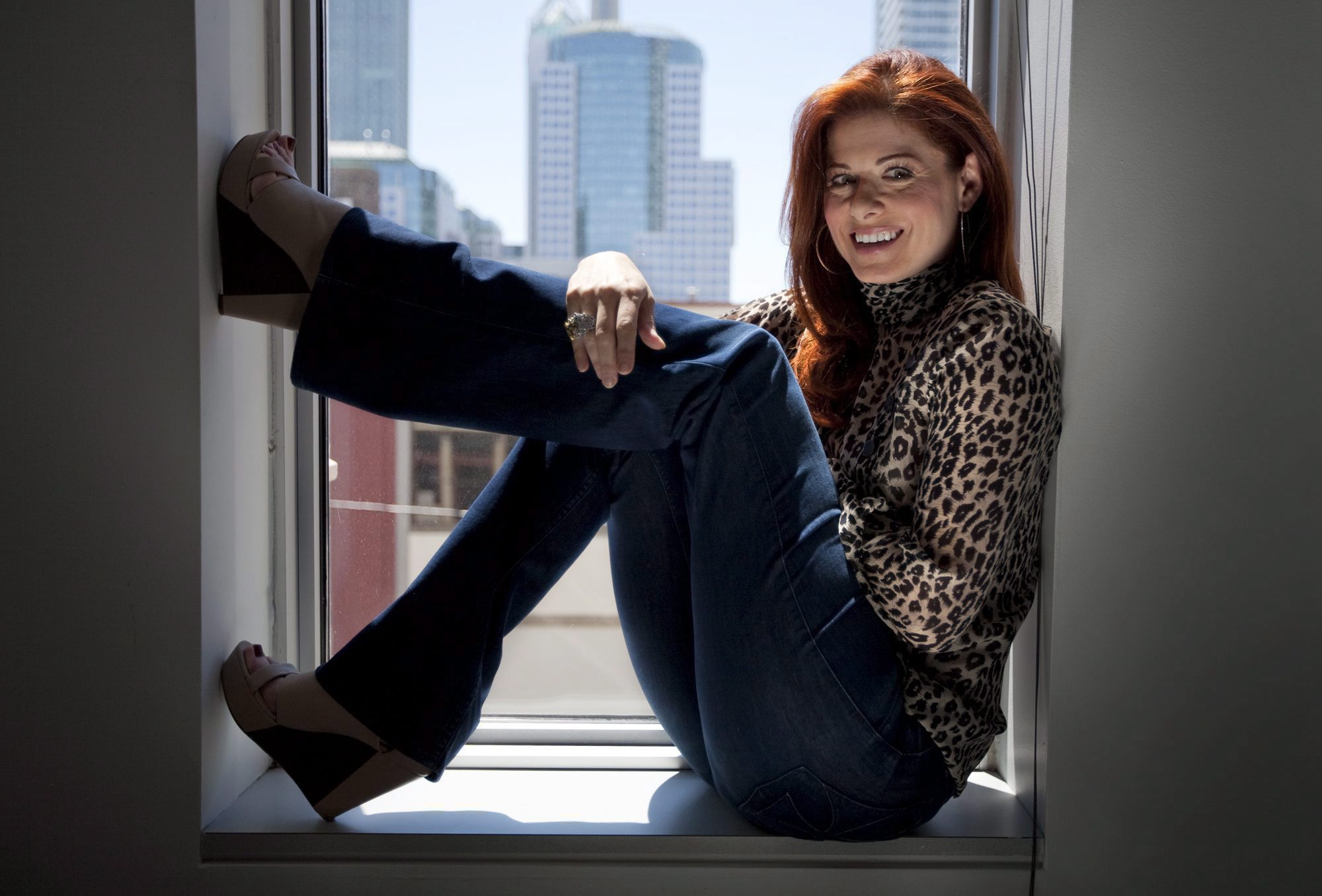 Debra Messing Hot Photos