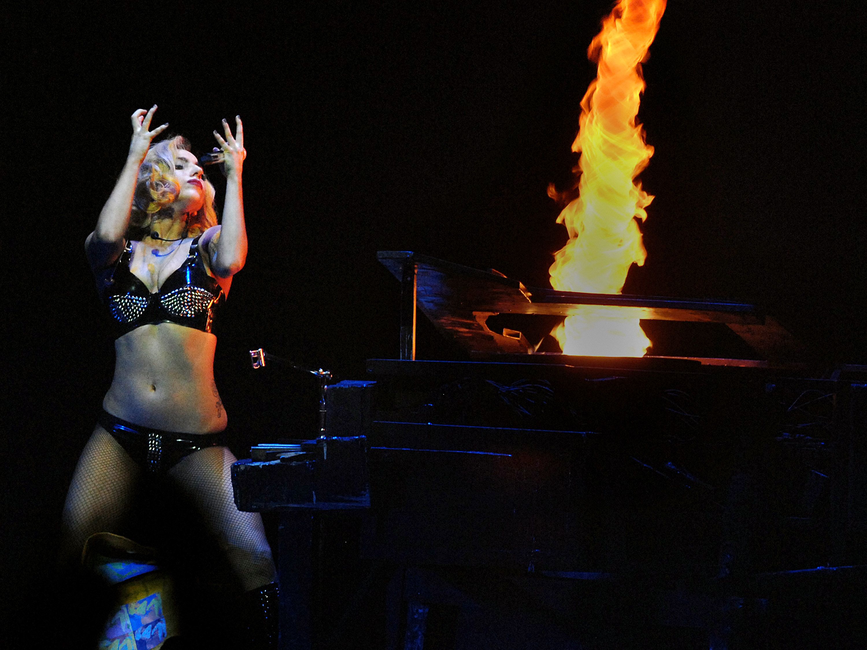 DC Lady Gaga VMA 2010 064